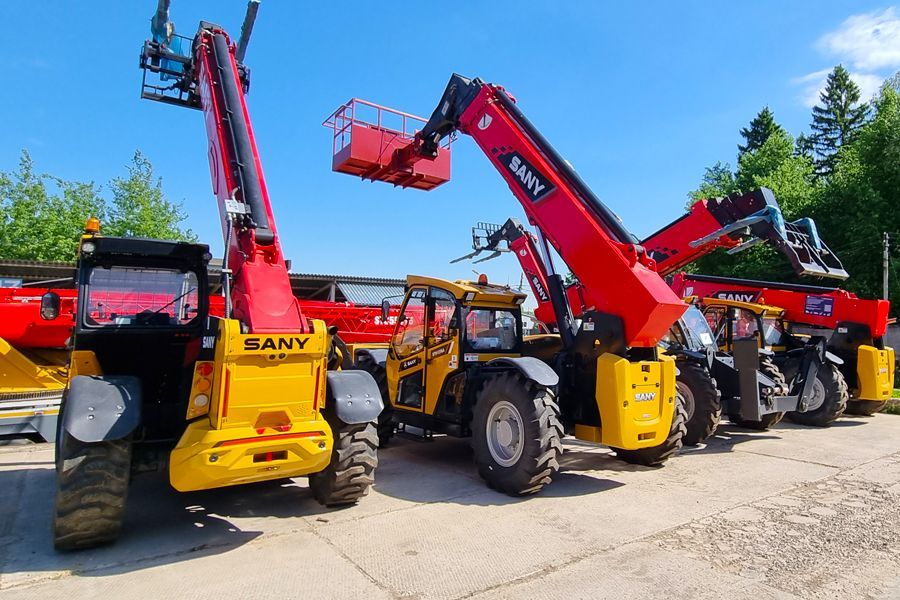 Телескопический погрузчик Sany STH1256A с сертифицированной платформой